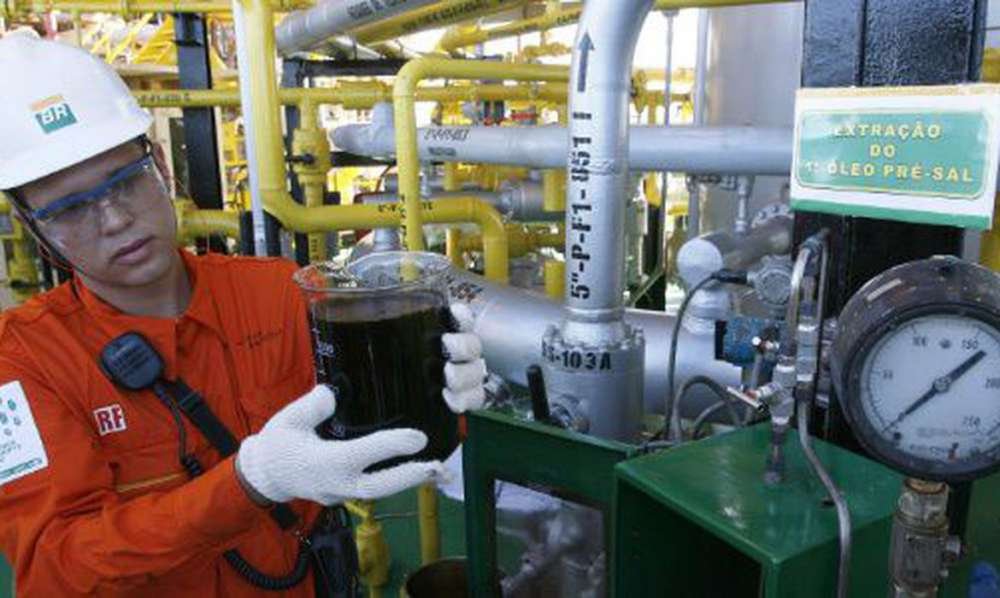 Bacia de Santos já responde por 70% da produção de petróleo e gás, diz ANP