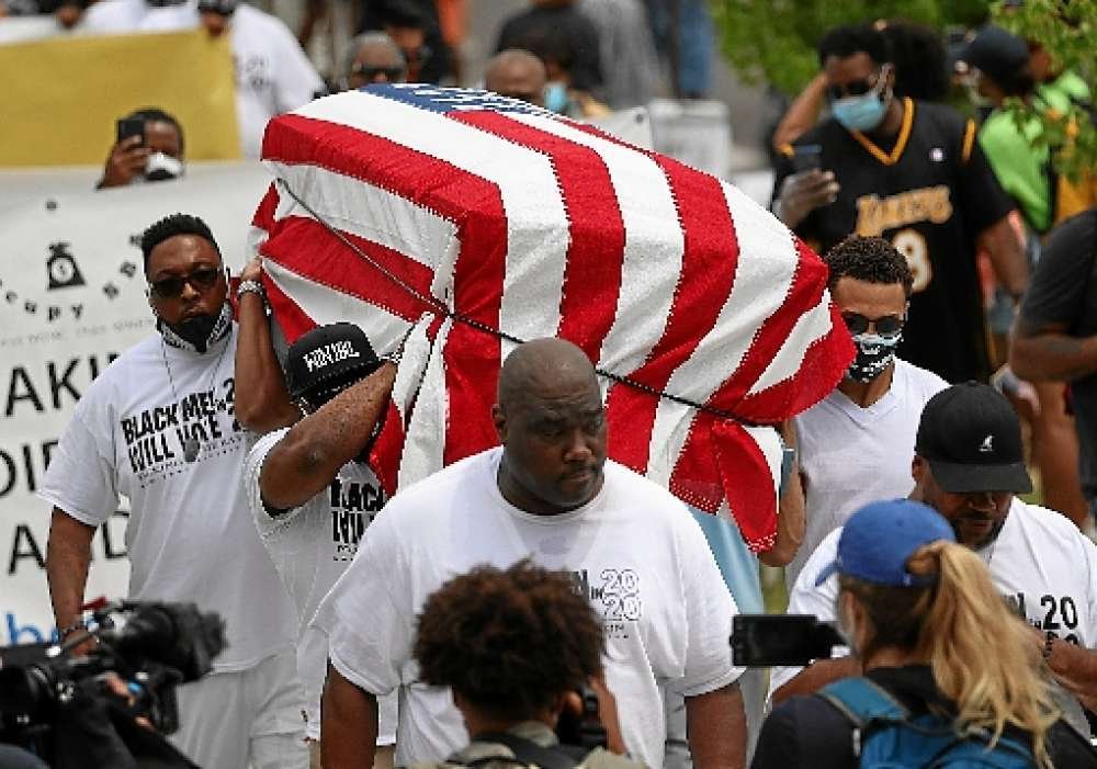 Cem anos após massacre racial de Tulsa, negros ainda são marginalizados