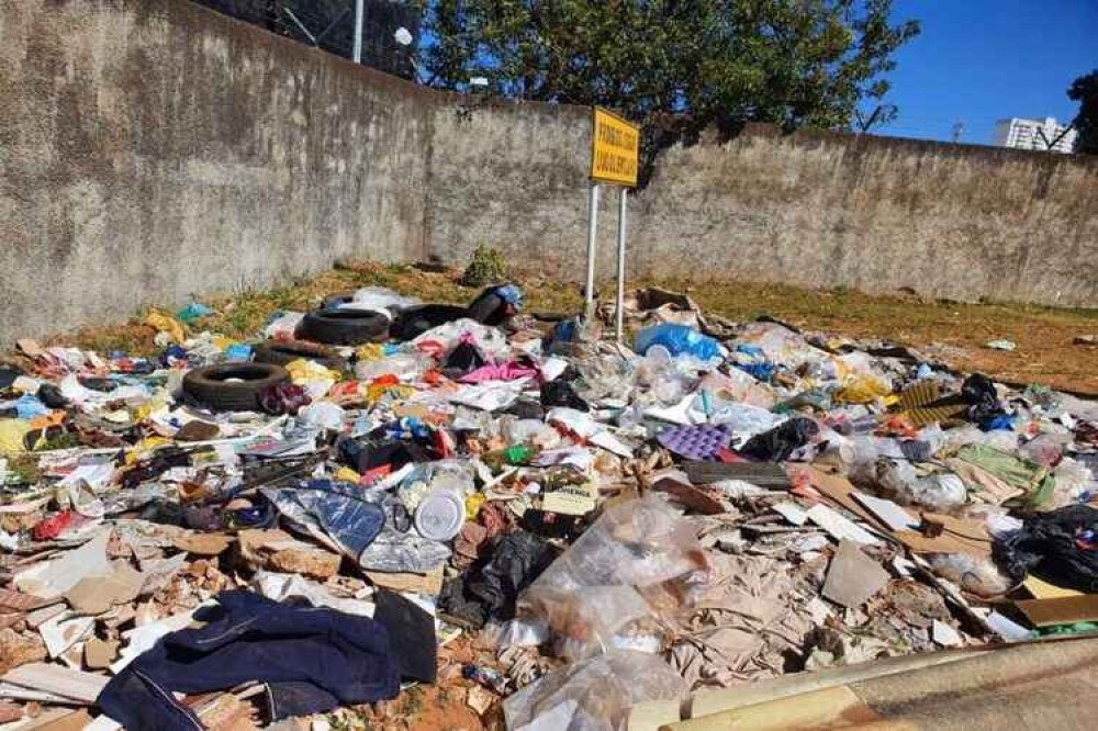 GDF recolhe 650 toneladas de cinco lixões irregulares em Taguatinga