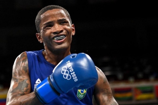 Boxe Wanderson de Oliveira vence e avança para as oitavas de final