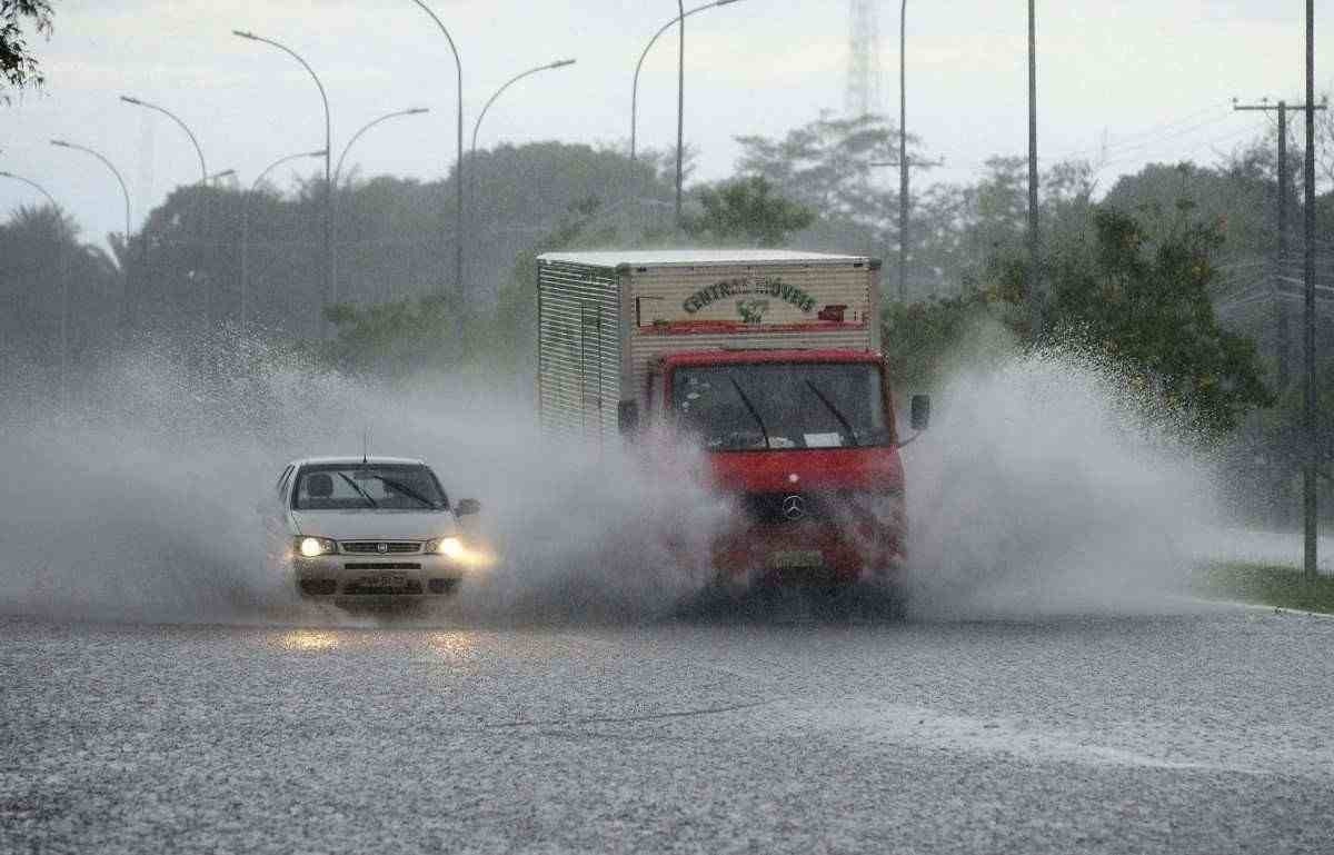 Fen Meno Atmosf Rico Deve Manter Chuvas Intensas No Df At O Pr Ximo S Bado