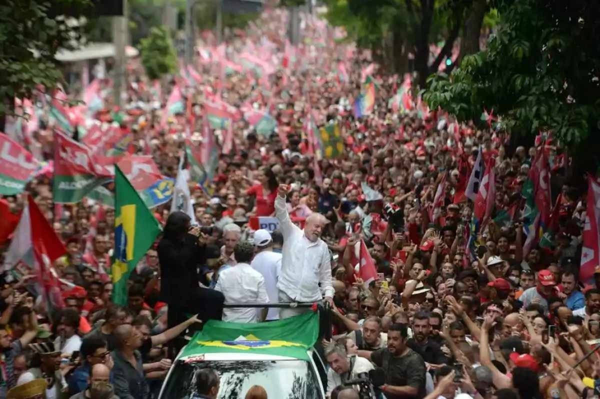 Lula Em BH Confira Fotos Da Caminhada Do Candidato Apoiadores