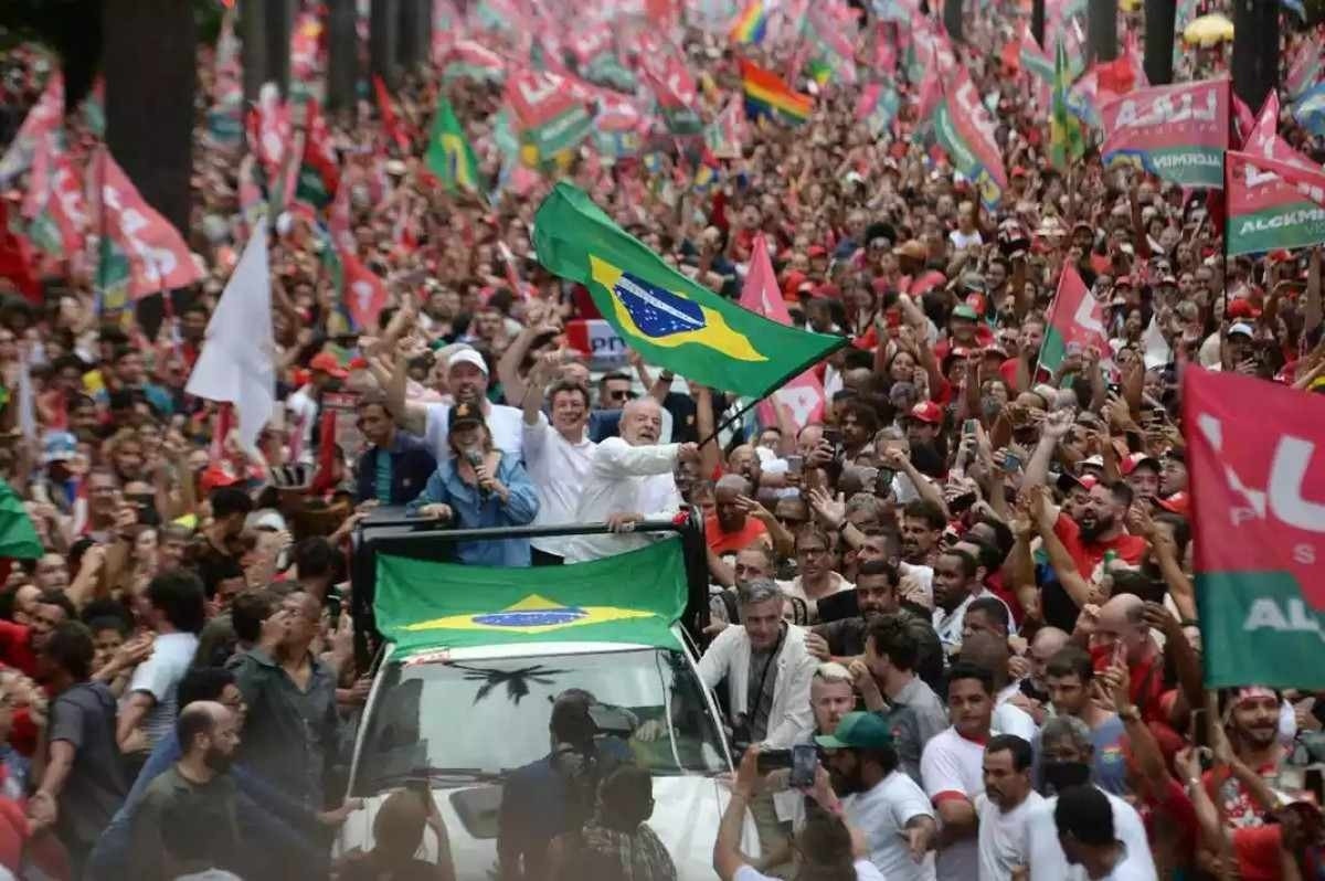 Lula Em BH Confira Fotos Da Caminhada Do Candidato Apoiadores