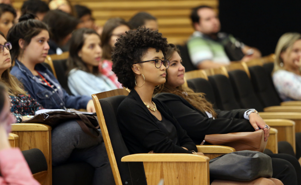 Alunos de graduação do Senac podem receber certificados da Amazon e Oracle