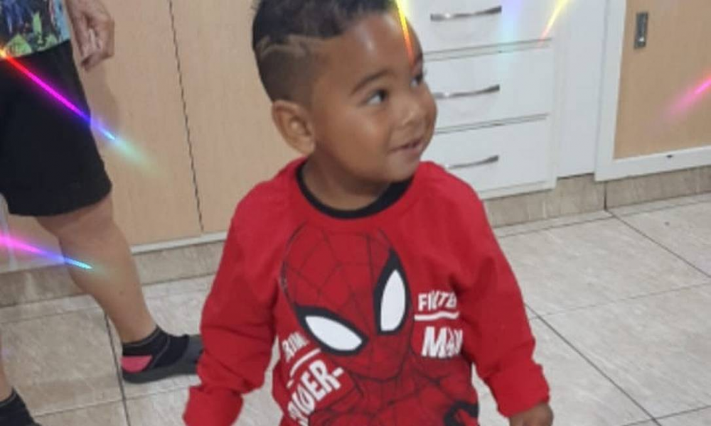 Criança de 2 anos morre atingida por bala perdida no Rio de Janeiro