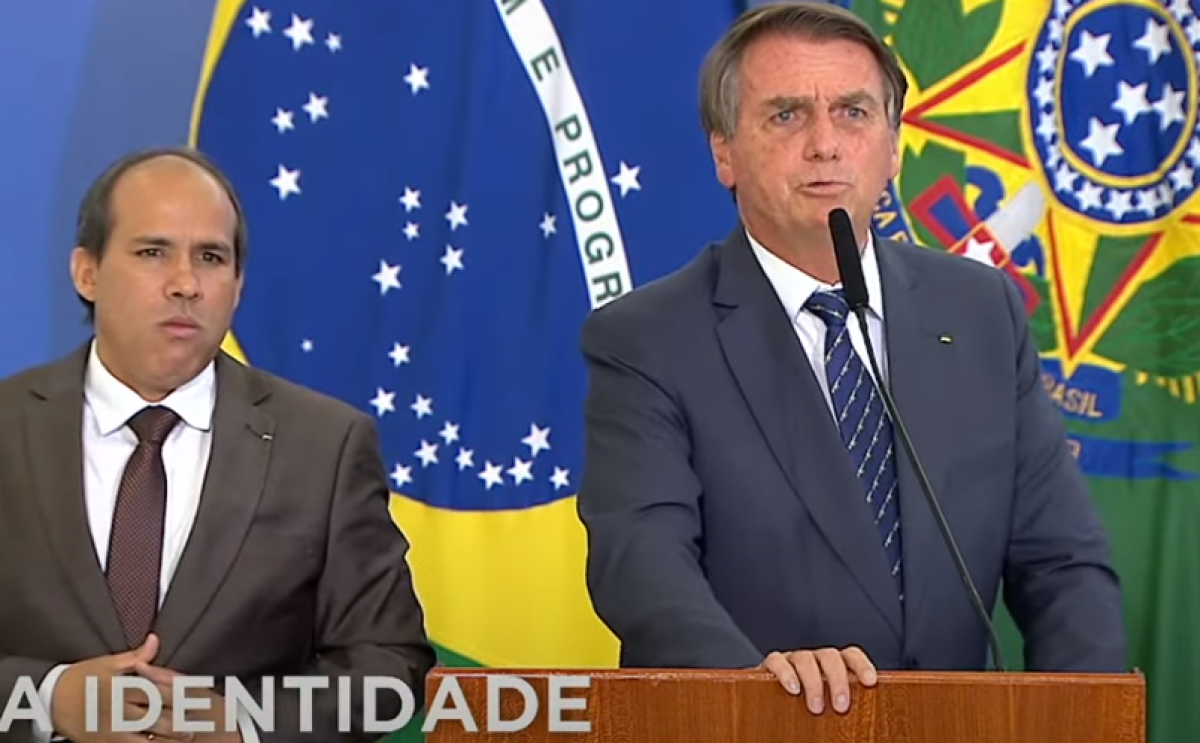 Bolsonaro critica ministros do TSE: 