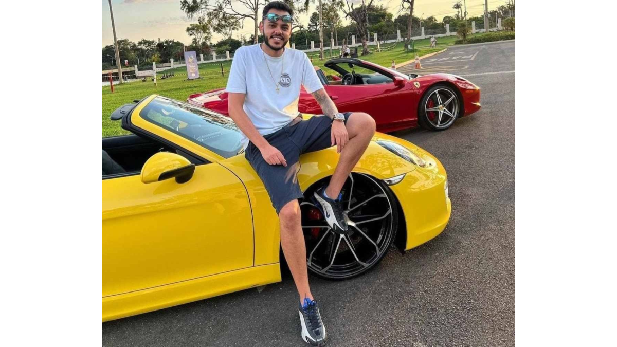 Justiça nega pedido de devolver carros de luxo do youtuber Klebim