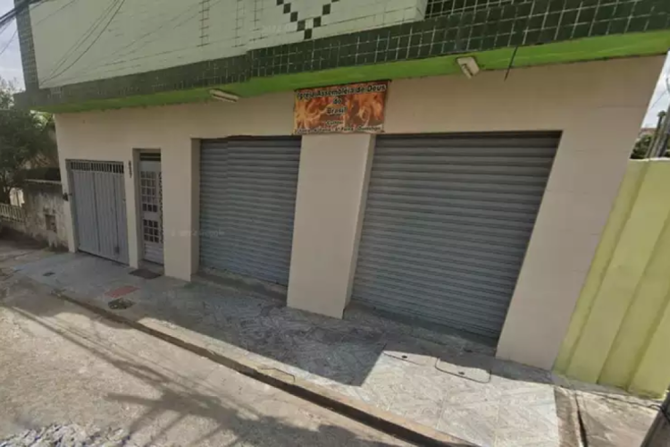 Menino de sete anos é baleado por assaltante na porta da igreja