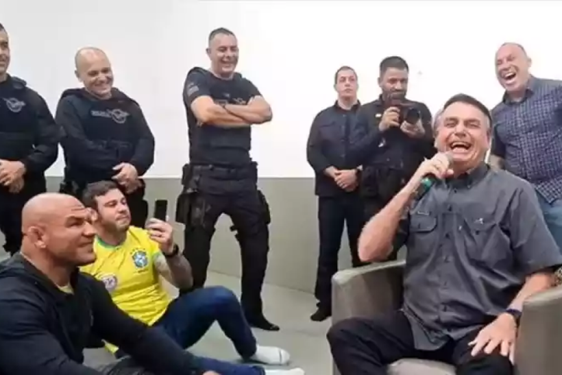 Bolsonaro se reúne com lutadores de jiu-jitsu em São Paulo