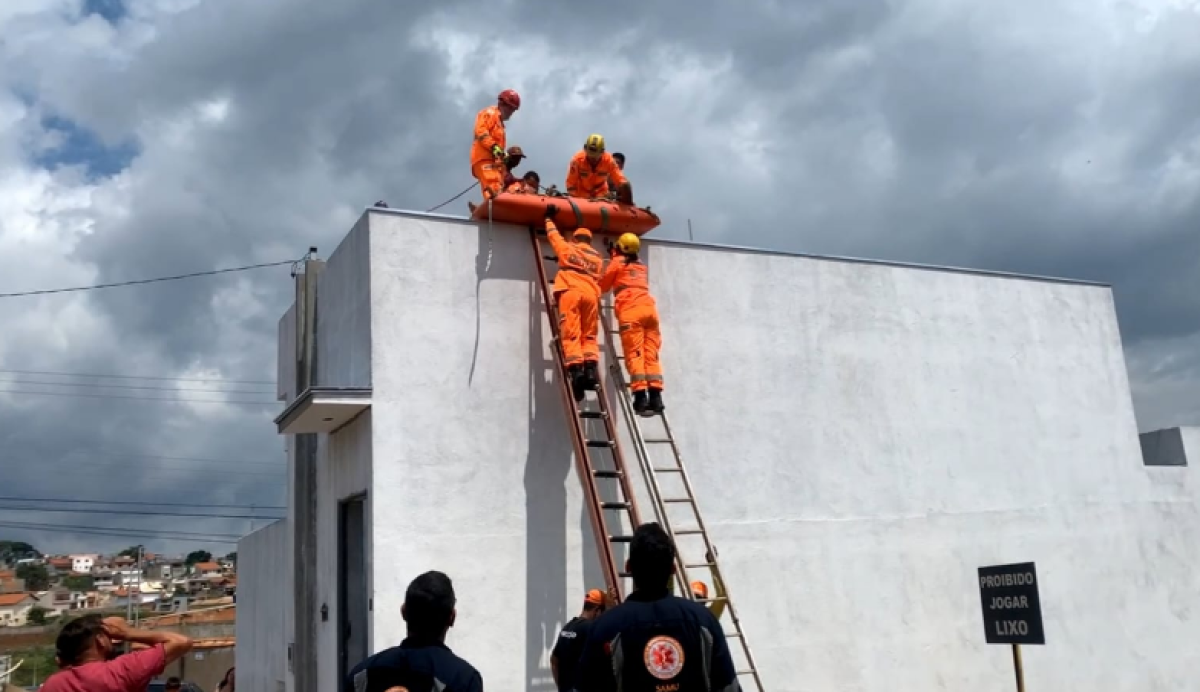 Pintor é eletrocutado e tem 50% do corpo queimado enquanto trabalhava em Alfenas