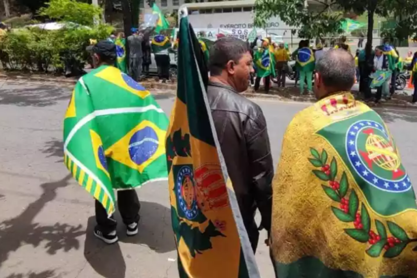 Manifestação bolsonarista na Raja Gabaglia, em BH, chega ao quinto dia