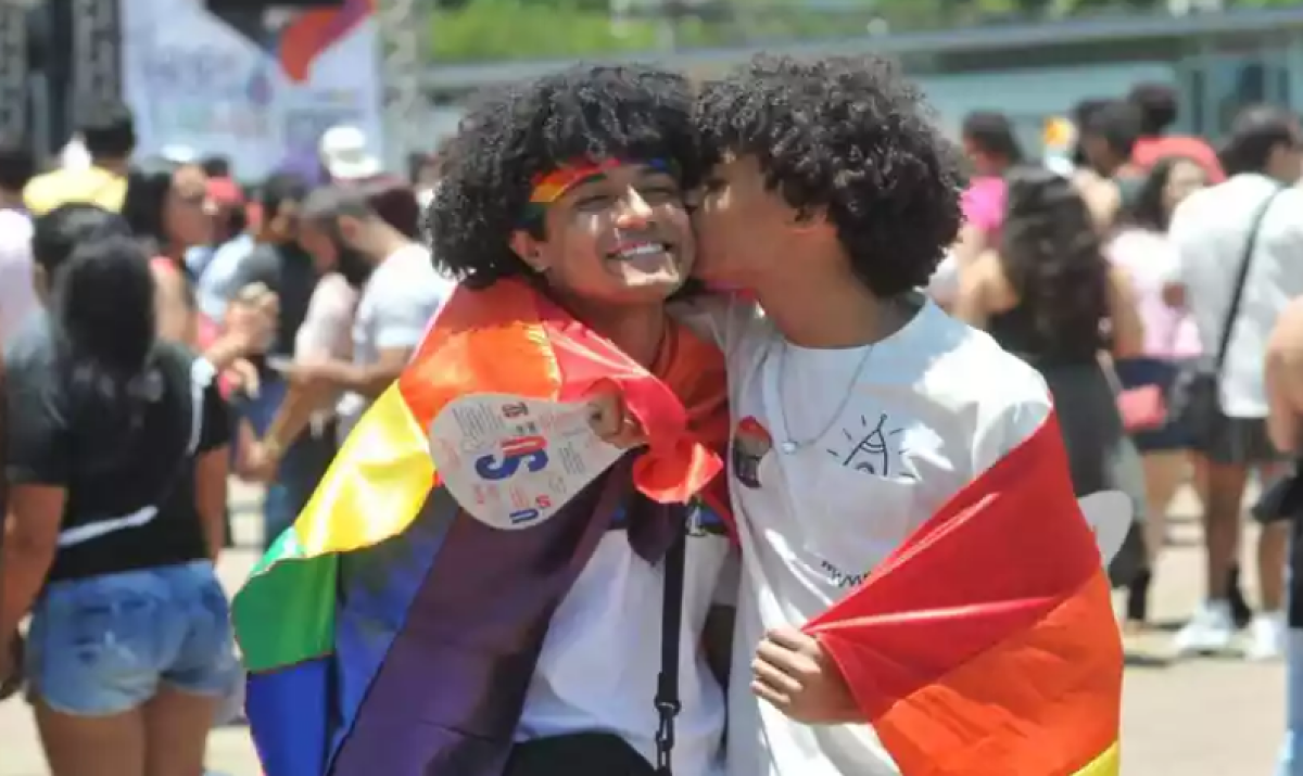 'Momento de libertação', diz participante da Parada LGBT de BH