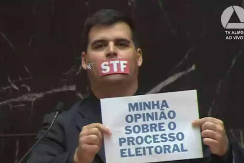 Bruno Engler denuncia 'censura' e fica 15 minutos em silêncio na ALMG