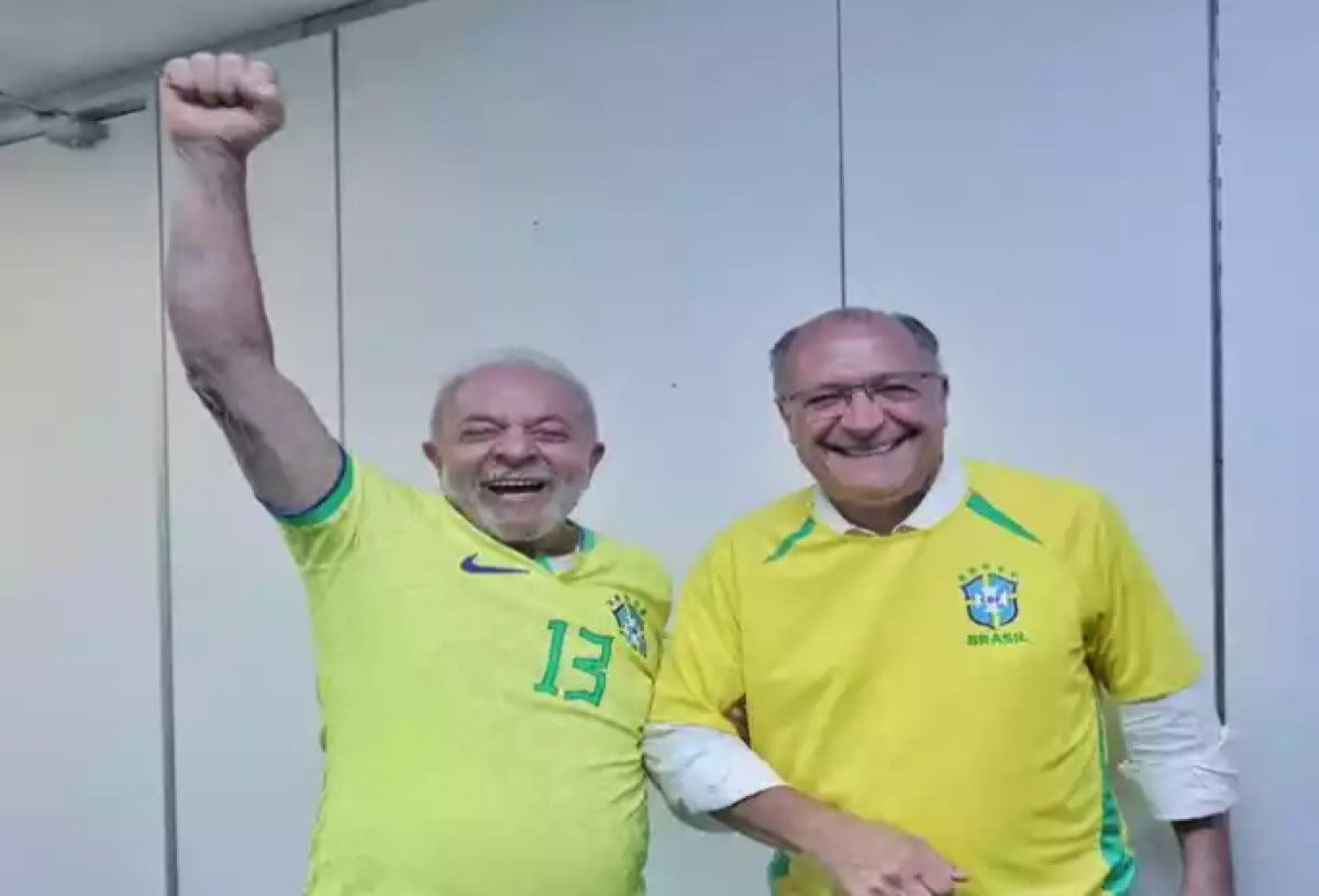 Políticos comemoram vitória do Brasil sobre Suíça na Copa