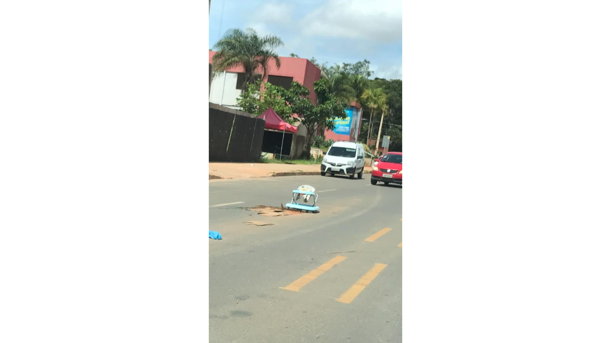 Administração de Vicente Pires fecha bueiro coberto com andador de bebê
