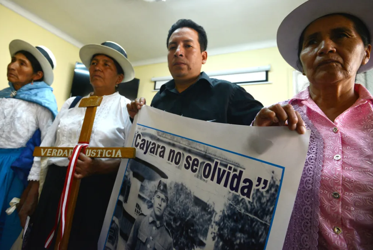 Militares são condenados por matar 39 camponeses há 35 anos no Peru