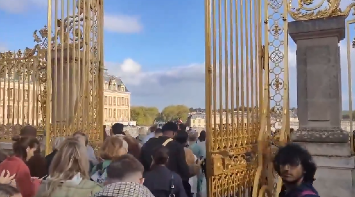 Após Louvre, Versalhes e estação Gare de Lyon são evacuados na França