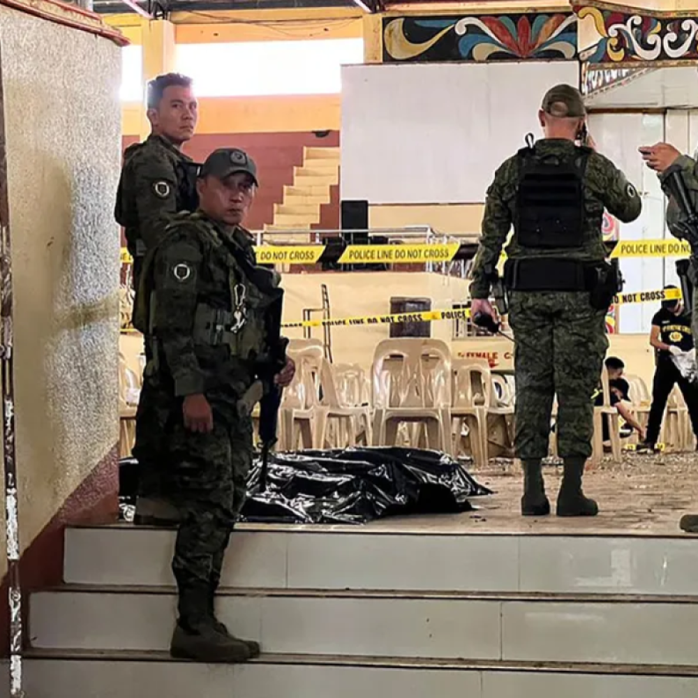 Filipinas: explosão deixa quatro mortos em missa neste domingo 