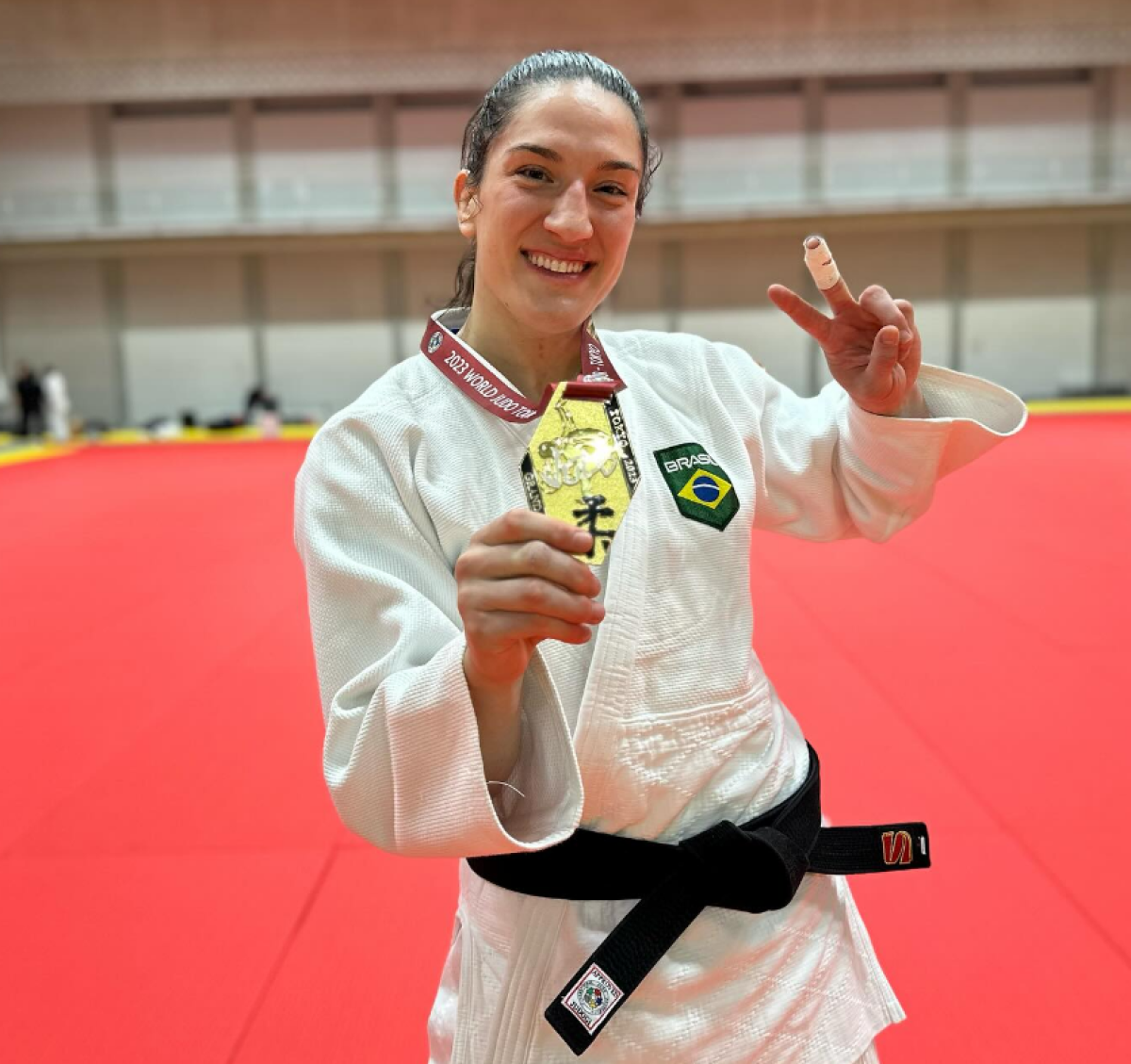 Mayra Aguiar faz história e conquista a medalha de ouro inédita em Tóquio