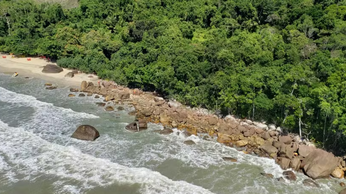 Buscas por mulher que desapareceu em rio em Ubatuba chegam ao 4º dia