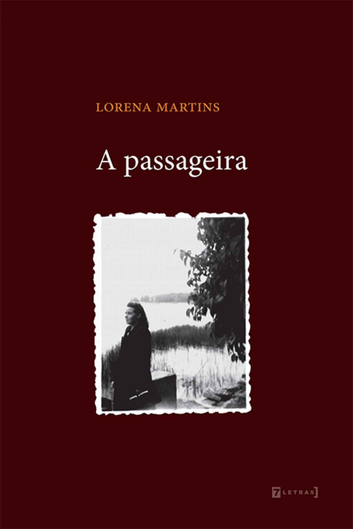 A poeta Lorena Martins lança novo livro de poesia na livraria Platô