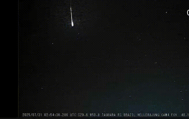 Registrado meteoro Fireball durante pico da Chuva de Meteoros Delta Aquaridas Sul. 