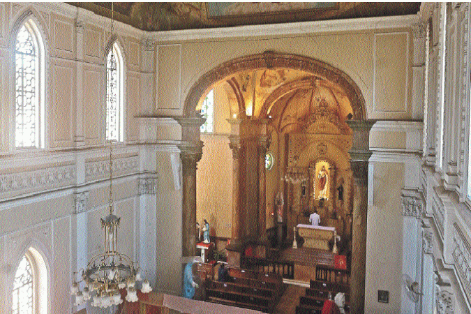 Diante de inúmeros problemas, foi feito o isolamento da nave, deixando disponíveis 
aos fiéis apenas 30 dos 300 assentos existentes na Igreja Sagrado Coração de Jesus