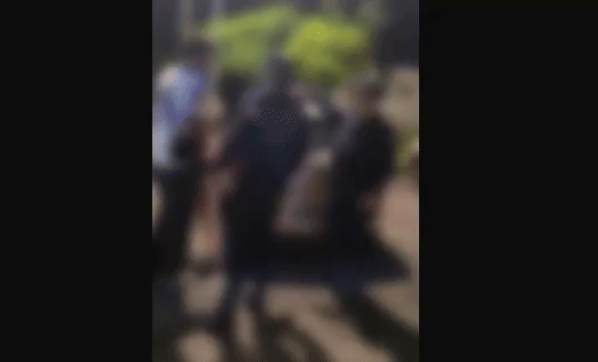 PM joga spray durante abordagem -  (crédito: reprodução)