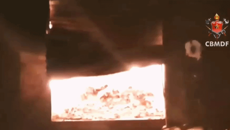 Incêndio em Ceilândia - (crédito: Divulgação/CBMDF) Incêndio em Ceilândia - (crédito: Divulgação/CBMDF)