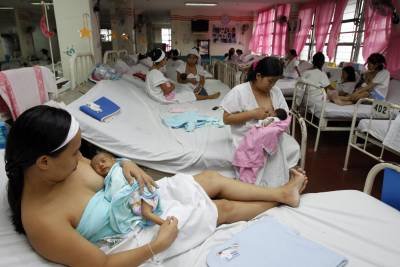 Maternidade nas Filipinas: criadores acreditam que o aparelho poderá ajudar a reduzir taxas de morte em países mais pobres - (crédito: ERIK DE CASTRO) Maternidade nas Filipinas: criadores acreditam que o aparelho poderá ajudar a reduzir taxas de morte em países mais pobres - (crédito: ERIK DE CASTRO)