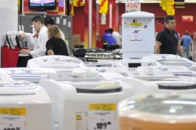 Eletros: consumo mais contido neste ano devido aos juros elevados  -  (crédito: Ed Alves/CB/D.A Press)