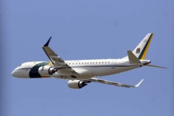 Atual avião presidencial, modelo Airbus A319 e chamado de VC-1 pela FAB, foi adquirido no primeiro mandato de Lula e custou US4 56,7 milhões -  (crédito: Iano Andrade/CB/D.A Press)