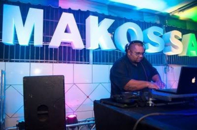  DJ Jamaika durante a festa Makossa, no Espaço Floresta (Galeria dos Estados)