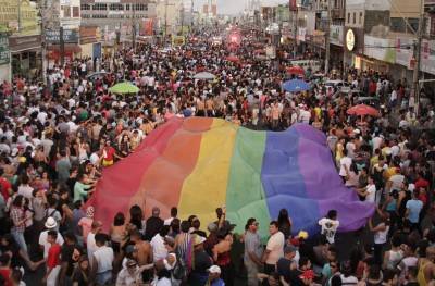 25/08/2013. Crédito: Viola Junior/Esp.CB/D.A Press. Brasil. Brasília - DF. Parada do Orgulho Gay em Taguatinga reúne 15 mil pessoas. -  (crédito: Viola Junior/Esp. CB/D.A Press)