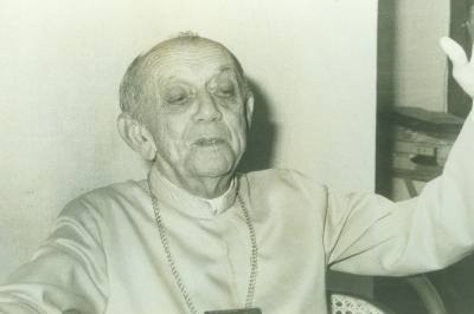 Morto em 1999, aos 90 anos, Dom Hélder Câmara é considerado como um dos líderes religiosos mais importantes e influentes brasileiros - (crédito: Luiz Chagas/DP/D.A Press) Morto em 1999, aos 90 anos, Dom Hélder Câmara é considerado como um dos líderes religiosos mais importantes e influentes brasileiros - (crédito: Luiz Chagas/DP/D.A Press)
