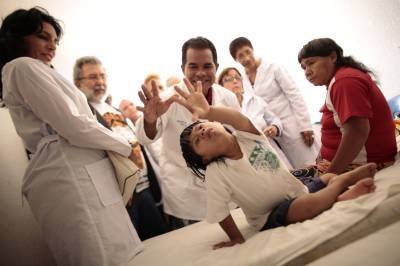 Médicos cubanos se tornaram os primeiros a atender aldeias indígenas
- (crédito: UESLEI MARCELINO) Médicos cubanos se tornaram os primeiros a atender aldeias indígenas
- (crédito: UESLEI MARCELINO)