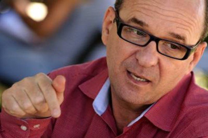 Luiz Ruffato:  desmistificação da história sobre a Revista Verde de Cataguases