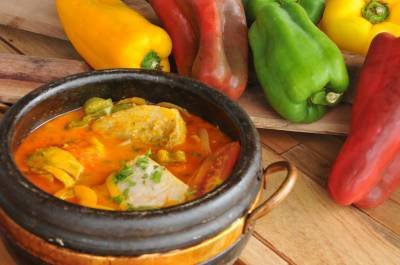 06/11/2013. Crédito: Antonio Cunha/Esp. CB/D.A Press. Brasil. Brasília - DF. Prato Muqueca de peixe do restaurante Nau, na Orla da Ponte JK. 