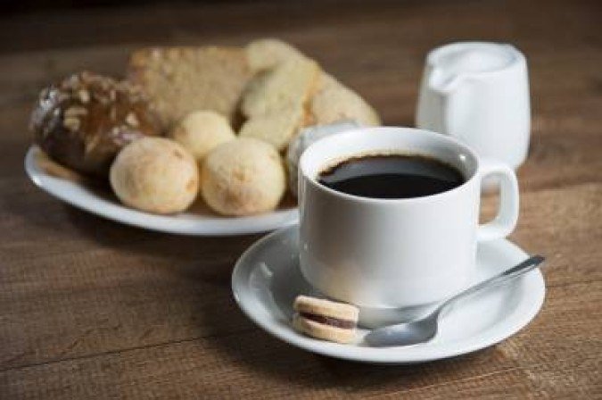 13/07/2013 Andre Hauck/Esp.EM. Brasil, Belo Horizonte - MG. Divirta-se, pag 3, Cafeteria da Fazenda, cafe com leite e quitanda da casa (paozinho de nozes, pao de queijo, bolo de banana, bolinho de capuccino e torrada de provolone