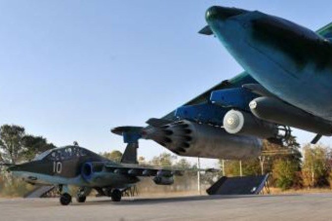 As aeronaves foram identificadas como dois Sukhoi Su-27 e dois Sukhoi Su-24 e foram captadas por caças Gripen - (crédito: VYACHESLAV OSELEDKO) As aeronaves foram identificadas como dois Sukhoi Su-27 e dois Sukhoi Su-24 e foram captadas por caças Gripen - (crédito: VYACHESLAV OSELEDKO)