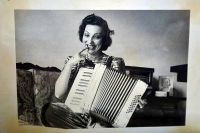 Dulcina de Moraes  inspira a resistência 
cultural da instituição que leva seu nome