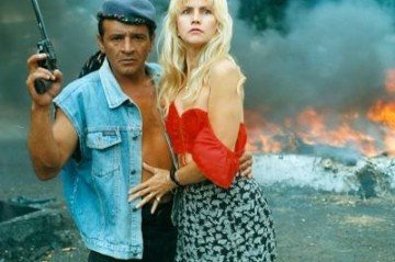 Cineasta Affonso Brazza e Claudete Joubert em cena do filme No eixo da morte - (crédito: Arquivo CB/D.A Press) Cineasta Affonso Brazza e Claudete Joubert em cena do filme No eixo da morte - (crédito: Arquivo CB/D.A Press)
