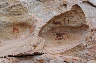 Inscrições rupestres no Parque Nacional da Serra da Capivara.
