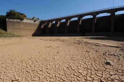 No auge da crise hídrica, o governo se concentrou em ampliar a capacidade de geração de energia no país, especialmente por meio de usinas termelétricas - (crédito: Gladyston Rodrigues/EM/D.A Press) No auge da crise hídrica, o governo se concentrou em ampliar a capacidade de geração de energia no país, especialmente por meio de usinas termelétricas - (crédito: Gladyston Rodrigues/EM/D.A Press)