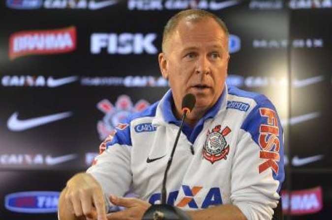 Novo técnico, Mano Menezes vai apostar no coletivo do Corinthians