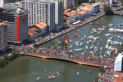 14/02/2015. Credito: Teresa Maia/DP/D.A Press - Fotos aereas do desfile do Galo da Madrugada