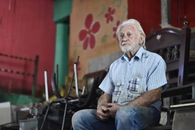 02/06/2015. Cr&eacute;dito: Breno Fortes/CB/D.A. Press. Brasil. Bras&iacute;lia - DF. Jos&eacute; Perdiz, 83 anos, propriet&aacute;rio do Teatro Oficina do Perdiz na 708/709 Norte que foi desativado.
