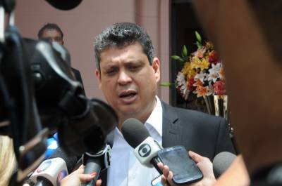 O deputado — que é vice-líder do PT — também afirmou que a decisão de Nunes Marques contraria a jurisprudência das cortes superiores, e que confia nos ministros do STF para manter o compromisso com o Estado Democrático de Direito - (crédito: Paulo Filgueiras/EM/D.A Press) O deputado — que é vice-líder do PT — também afirmou que a decisão de Nunes Marques contraria a jurisprudência das cortes superiores, e que confia nos ministros do STF para manter o compromisso com o Estado Democrático de Direito - (crédito: Paulo Filgueiras/EM/D.A Press)
