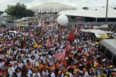 Marcha das Mulheres Megras contra a violência, o racismo e pelo bem-viver, no Eixo Monumental, em 2015 -  (crédito: Andre Violatti/Esp. CB/D.A Press)