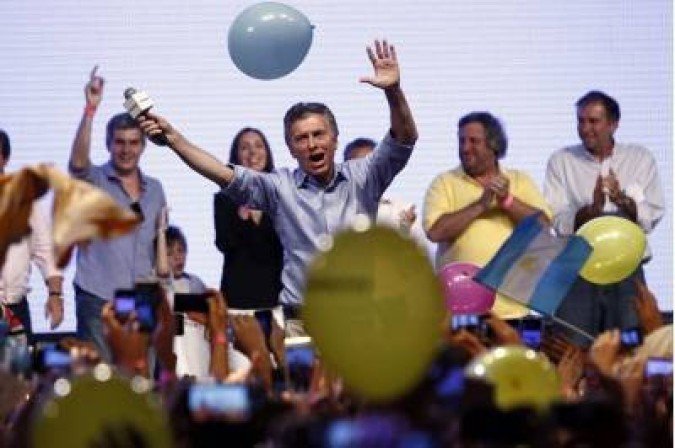 O conservador Mauricio Macri celebra a vitória nas eleições de 2015